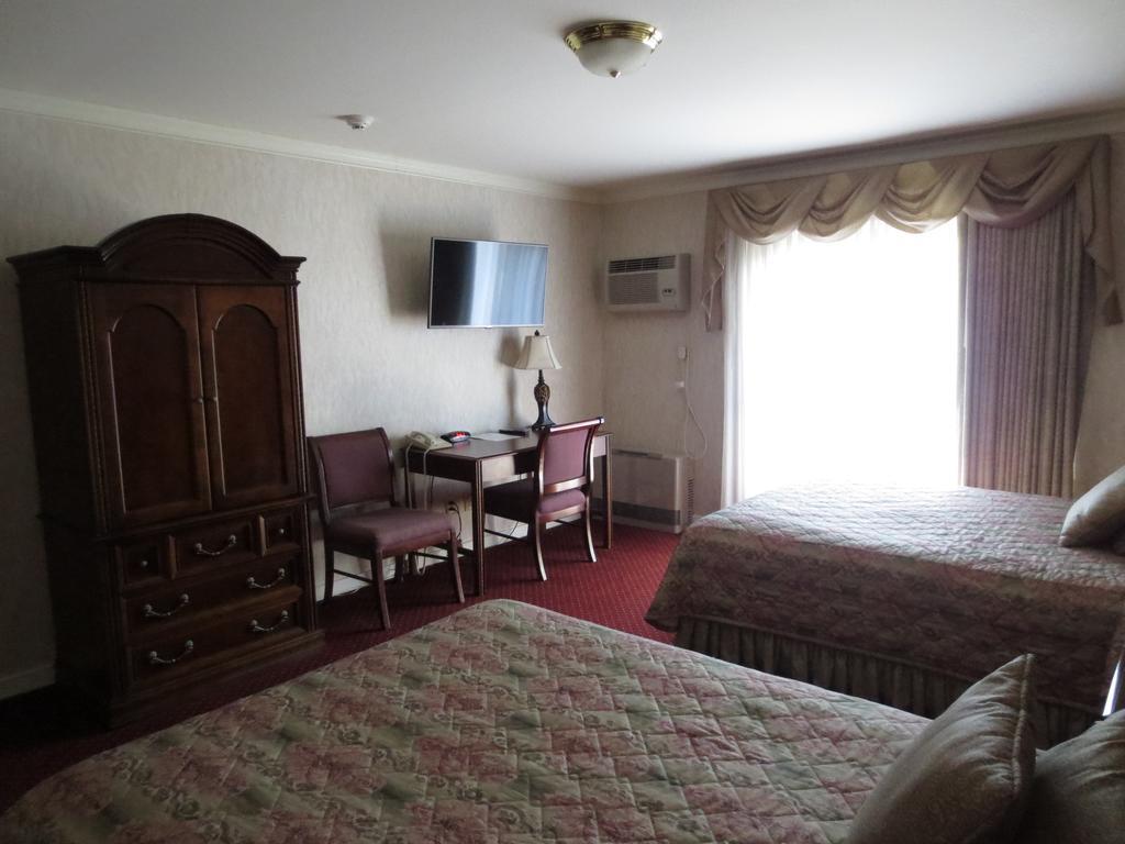 Roosevelt Inn & Suites Saratoga Springs Ballston Spa ภายนอก รูปภาพ