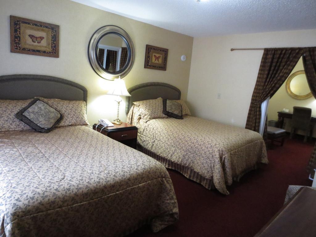 Roosevelt Inn & Suites Saratoga Springs Ballston Spa ภายนอก รูปภาพ