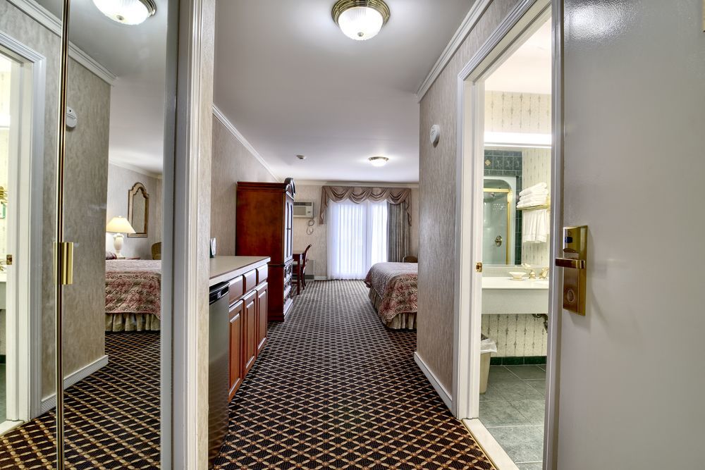 Roosevelt Inn & Suites Saratoga Springs Ballston Spa ภายนอก รูปภาพ